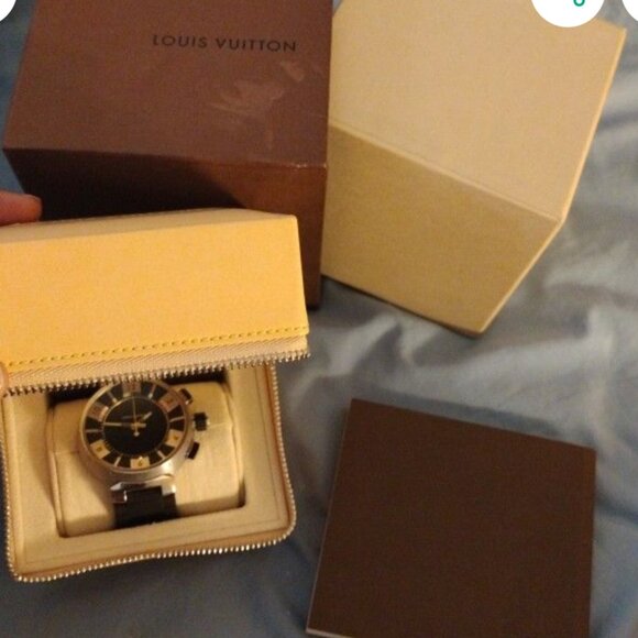 Louis Vuitton watch - Picture 1 of 6